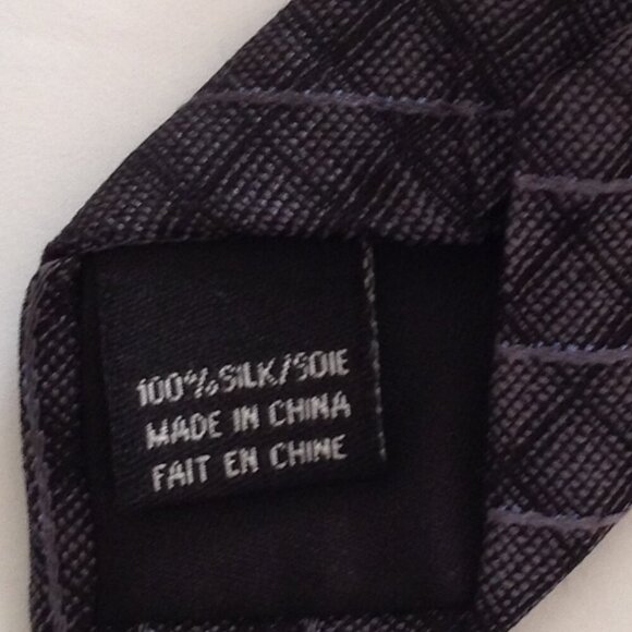Kenneth Cole New York Necktie Dark Gray 100% Silk Tie Men's Accessories - Picture 4 of 5